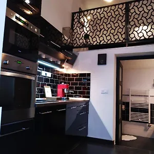 Downtown Deluxe Apartman