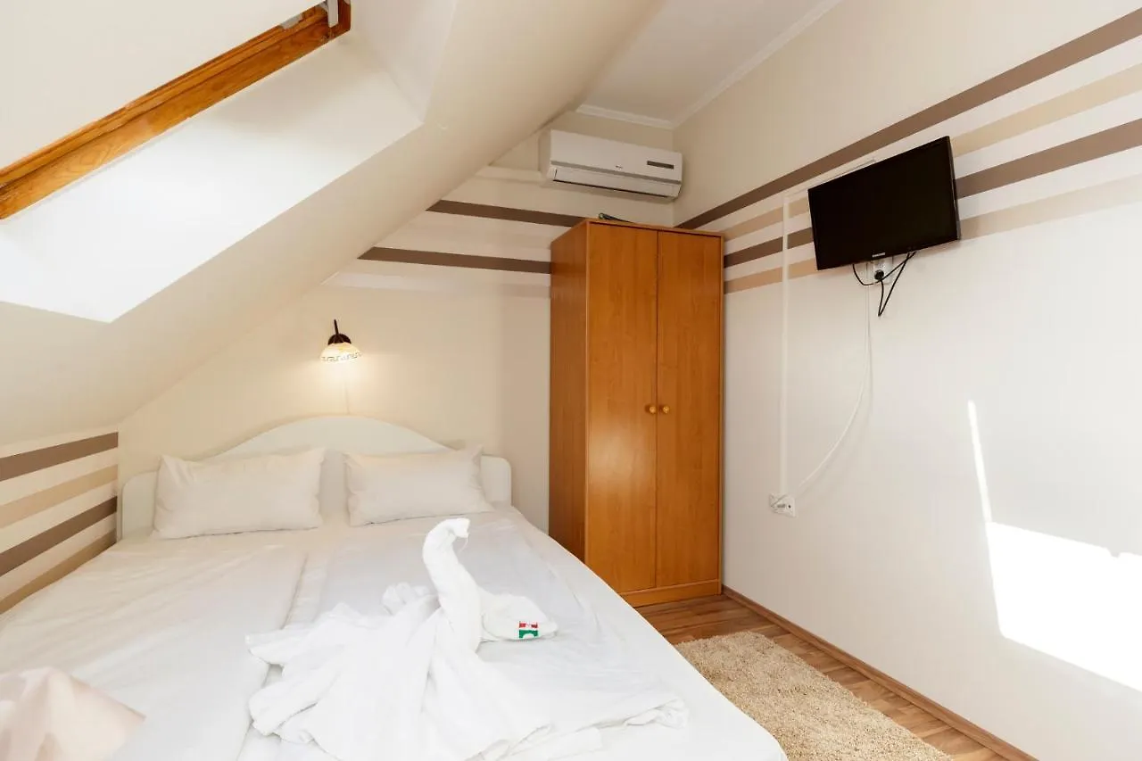Almafa Apartmanhaz 埃格尔 匈牙利