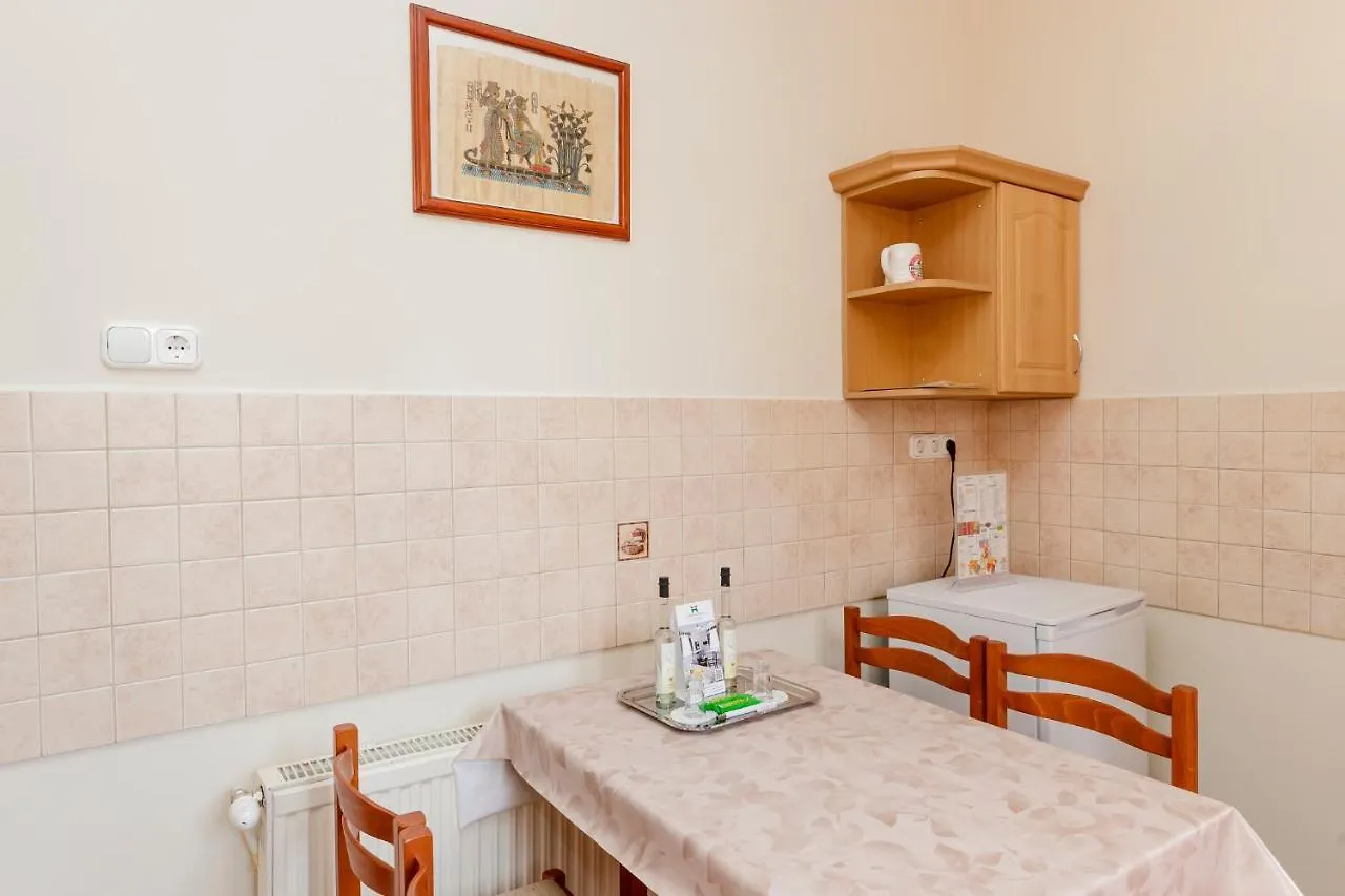 公寓 Almafa Apartmanhaz 埃格尔