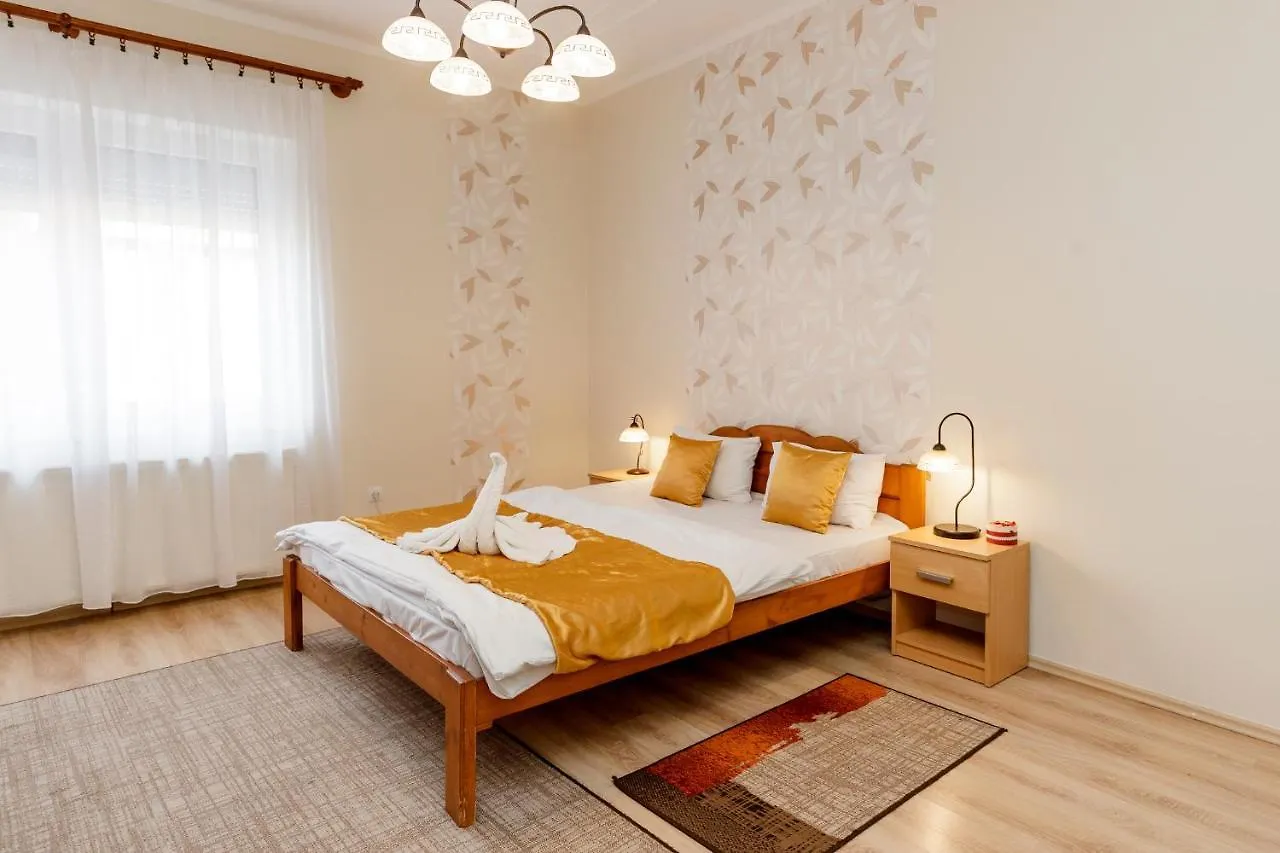 Almafa Apartmanhaz 埃格尔